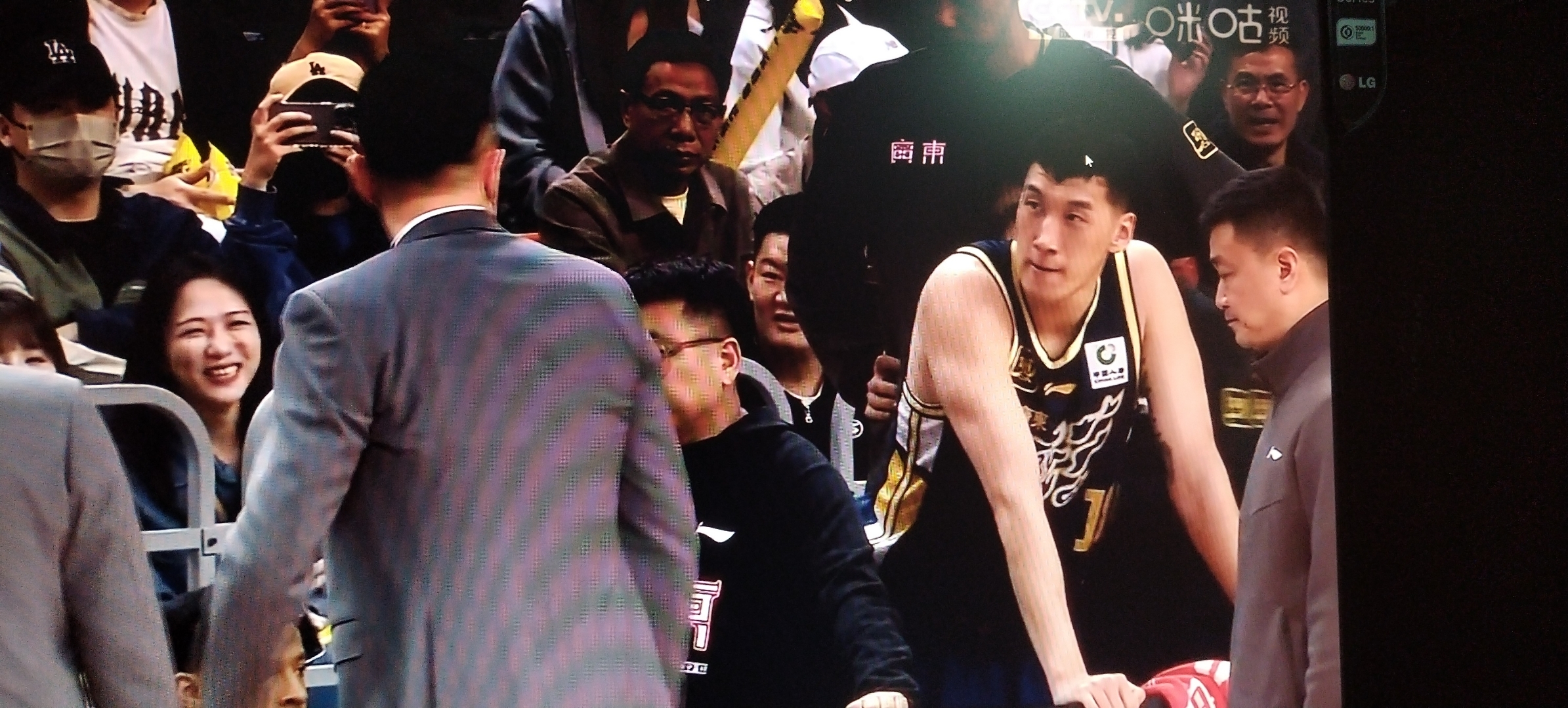 关于今晚体能课后;广东宏远内部沟通备战CBA常规赛;媒体盛赞;身体对抗强度拉满的信息 关于今晚体能课后;广东宏远内部沟通备战CBA常规赛;媒体盛赞;身体对抗强度拉满的信息