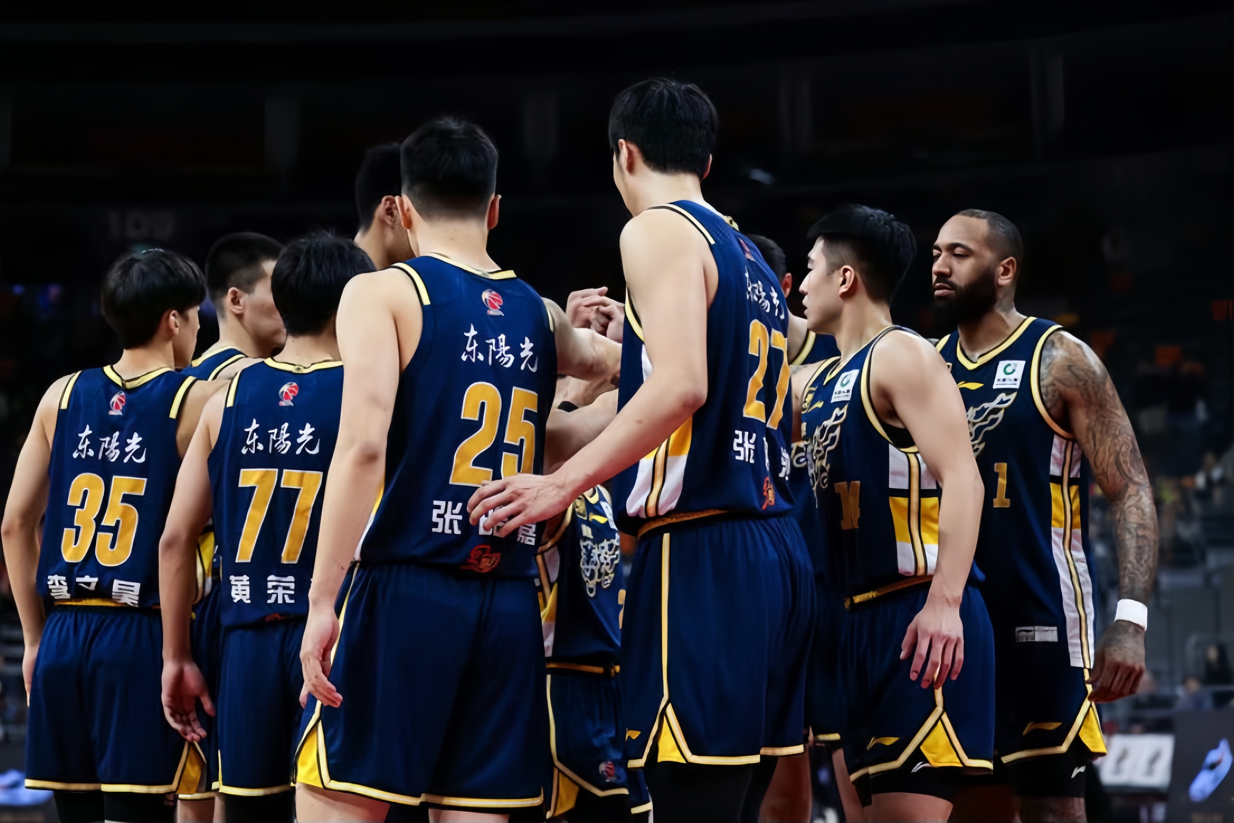 关于今晚体能课后;广东宏远内部沟通备战CBA常规赛;媒体盛赞;身体对抗强度拉满的信息 关于今晚体能课后;广东宏远内部沟通备战CBA常规赛;媒体盛赞;身体对抗强度拉满的信息