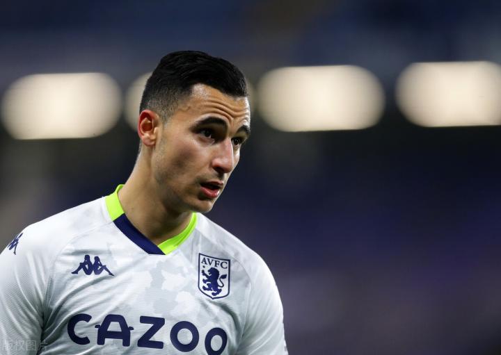 包含法甲集结日走向成谜；阿斯顿维拉造点机会；震撼外界；心理建设被强调的词条